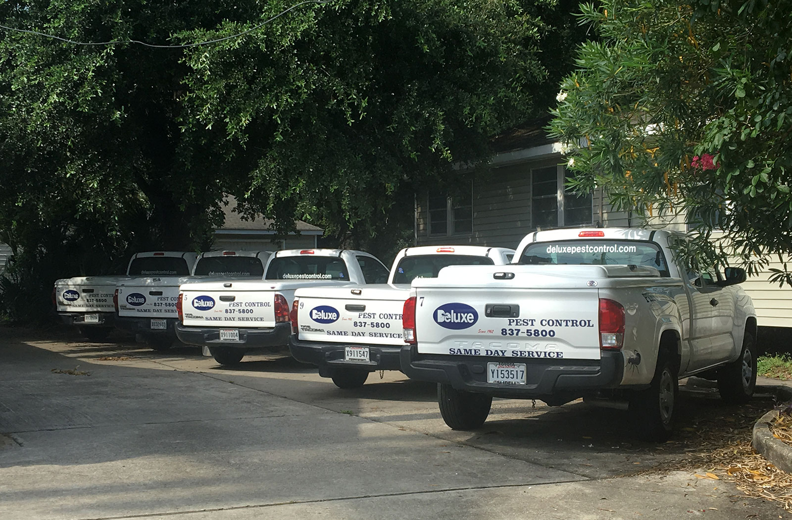 Deluxe Pest Control has a fleet of service trucks to serbve the Metro New Orleans area